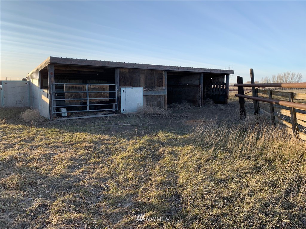 5648 North Frontage Road Northeast Moses Lake, WA 98837 - Photo 16 of 23 Gallery Image 16