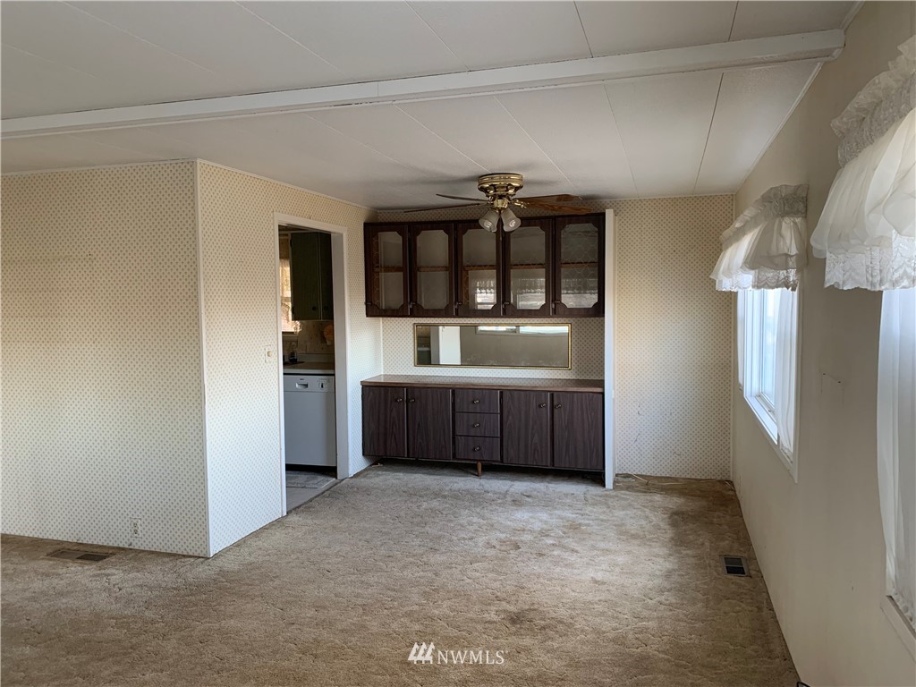 5648 North Frontage Road Northeast Moses Lake, WA 98837 - Photo 3 of 23 Gallery Image 3