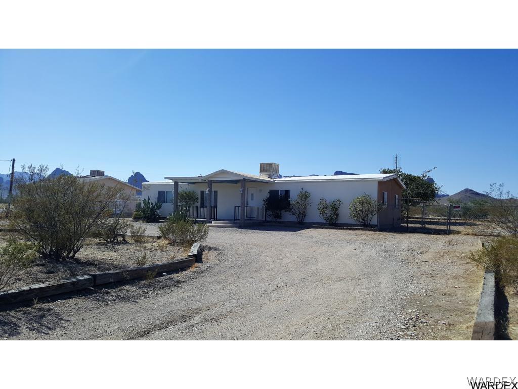 1981 South Emery Park Road Golden Valley, AZ 86413 - Photo 1 of 31 Subject property