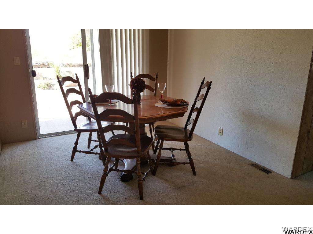1981 South Emery Park Road Golden Valley, AZ 86413 - Photo 12 of 31 Dining area