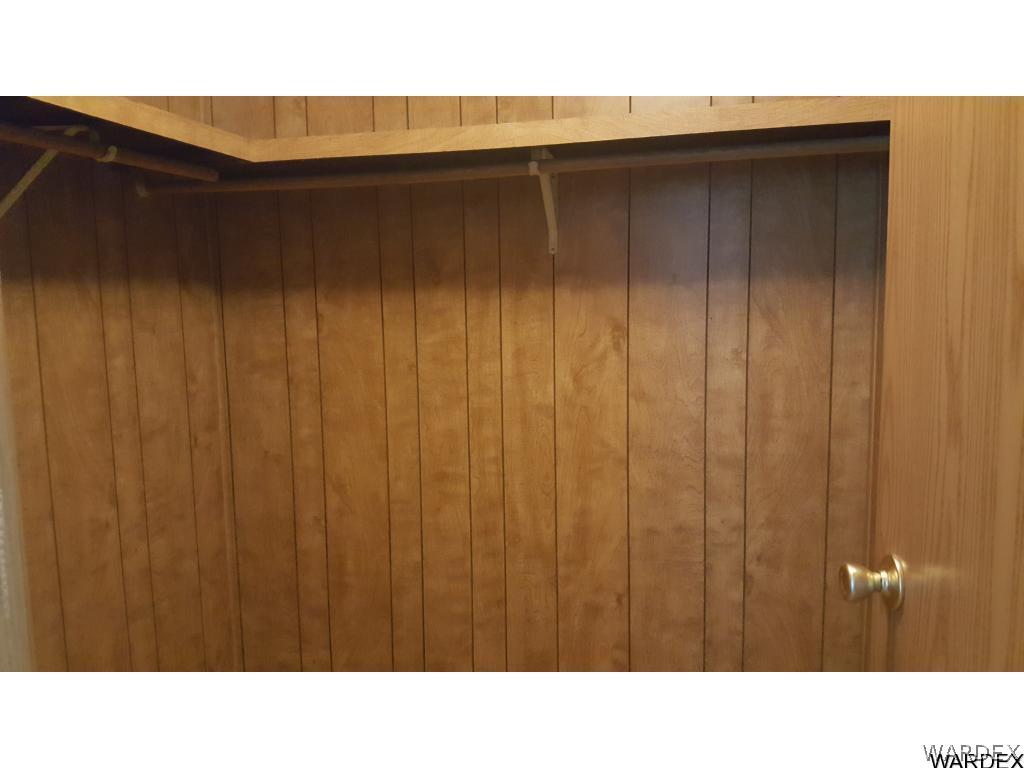 1981 South Emery Park Road Golden Valley, AZ 86413 - Photo 16 of 31 Walk in closet