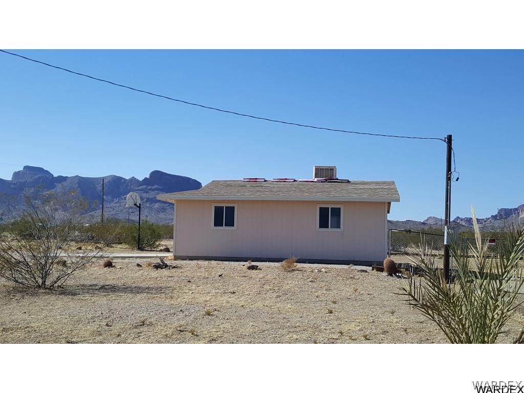 1981 South Emery Park Road Golden Valley, AZ 86413 - Photo 4 of 31 Garage