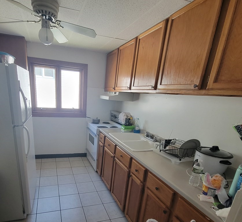 19 South Street Fall River, MA 02721 - Photo 7 of 11 Gallery Image 7