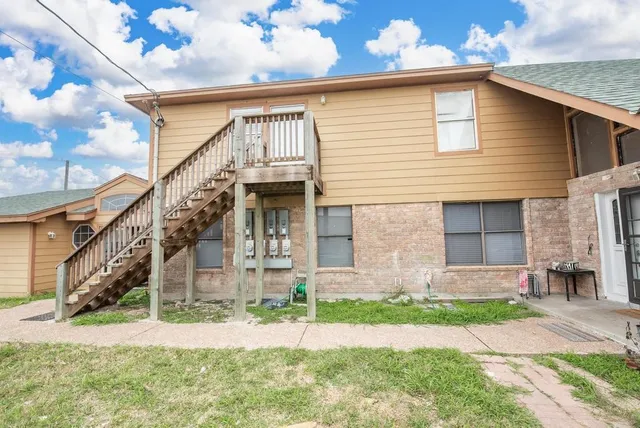 $819,900 | 4107 Highway 35 South, Rockport, TX 78382