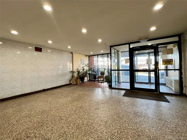 $99,000 | 86-16 60th Avenue, Unit 2D | Rego Park