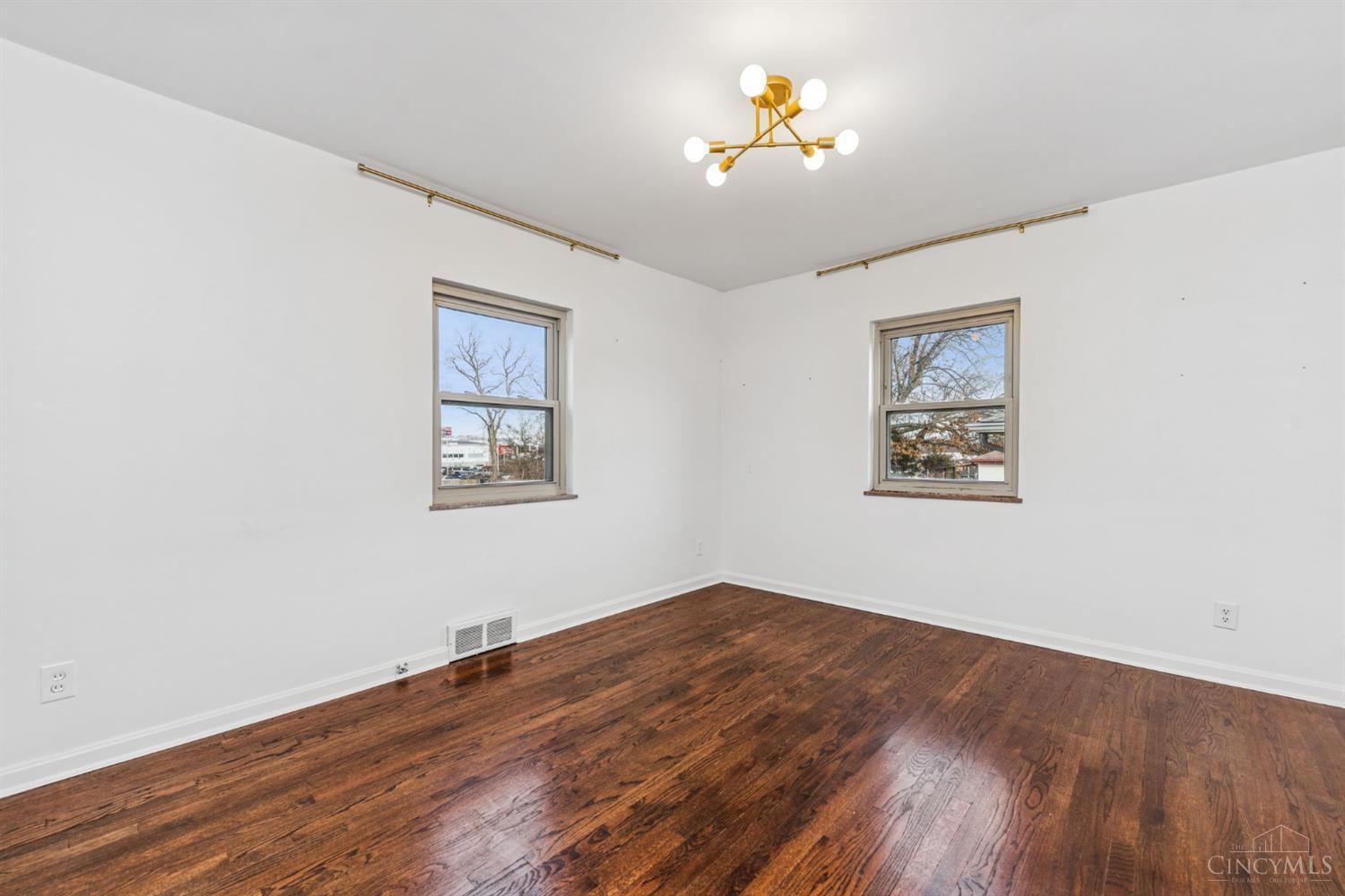 3494 Poole Road Cincinnati, OH 45251 - Photo 20 of 36 Gallery Image 20