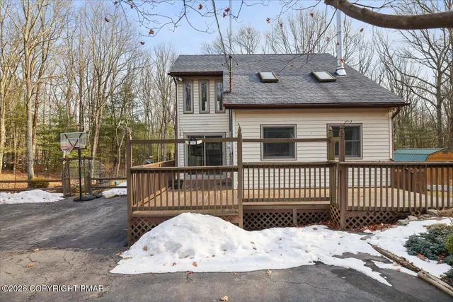 $267,500 | 144 Basswood Drive, Dingmans Ferry, PA 18328