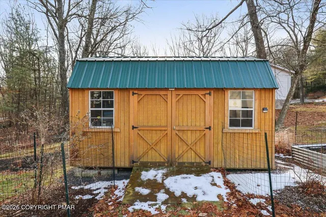 $267,500 | 144 Basswood Drive, Dingmans Ferry, PA 18328