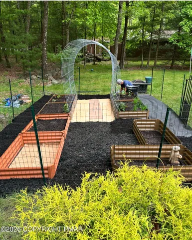 $267,500 | 144 Basswood Drive, Dingmans Ferry, PA 18328