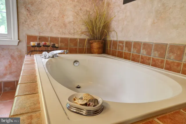 a bathroom with a tub