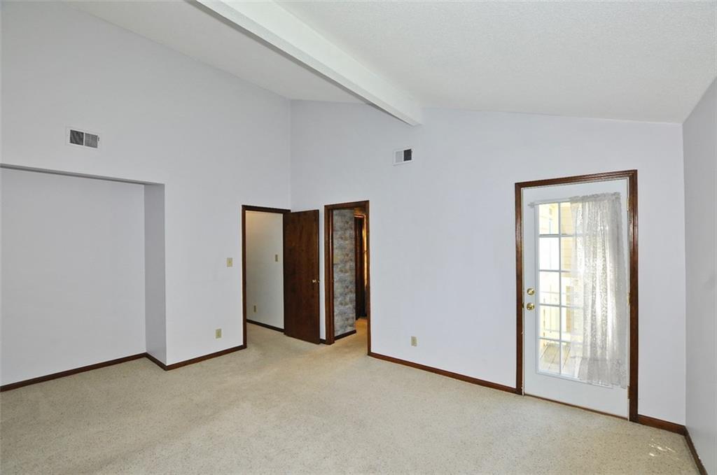 672 Cobblestone Road Avon, IN 46123 - Photo 12 of 27 Gallery Image 12