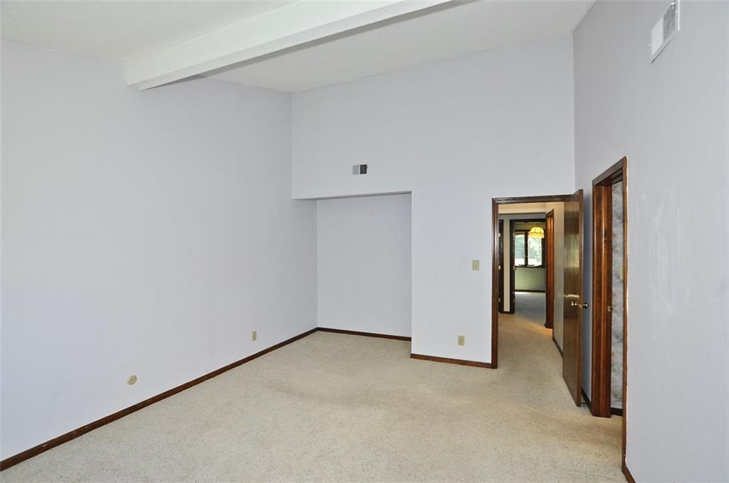 672 Cobblestone Road Avon, IN 46123 - Photo 13 of 27 Gallery Image 13