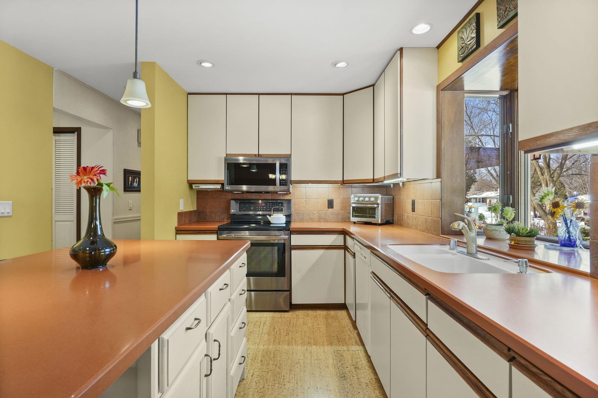 6310 Putnam Road Madison, WI 53711 - Photo 17 of 41