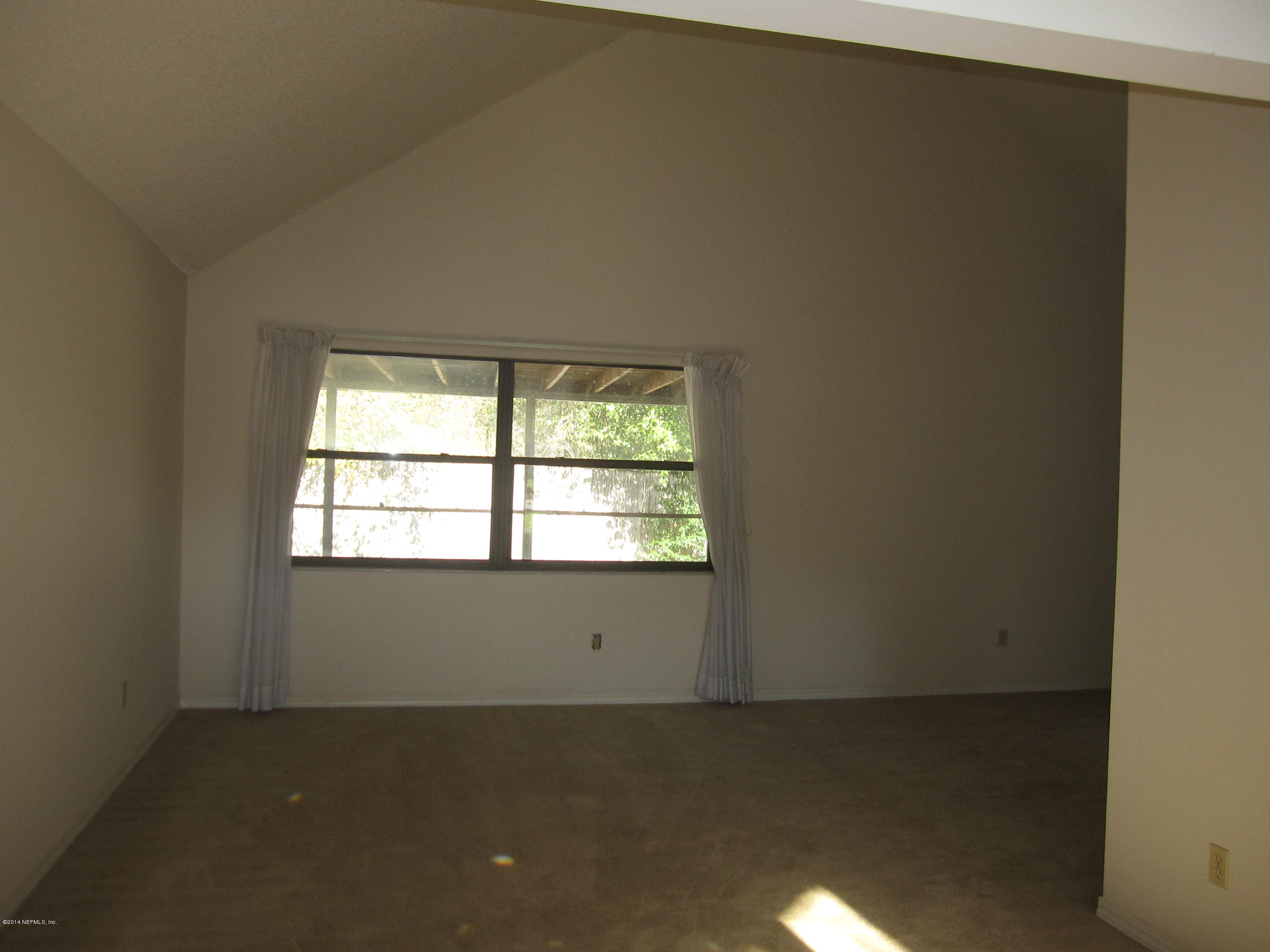 340 Foxridge Road Orange Park, FL 32065 - Photo 2 of 15 Living