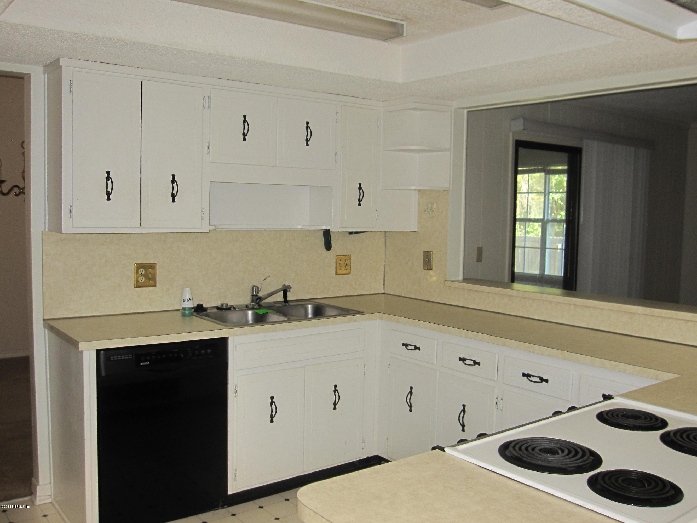 340 Foxridge Road Orange Park, FL 32065 - Photo 5 of 15 Kitchen
