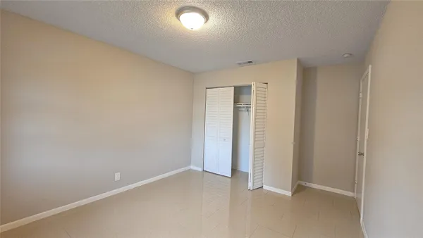 $1,750 | 416 Lakeside Drive, Unit 129, Margate, FL 33063