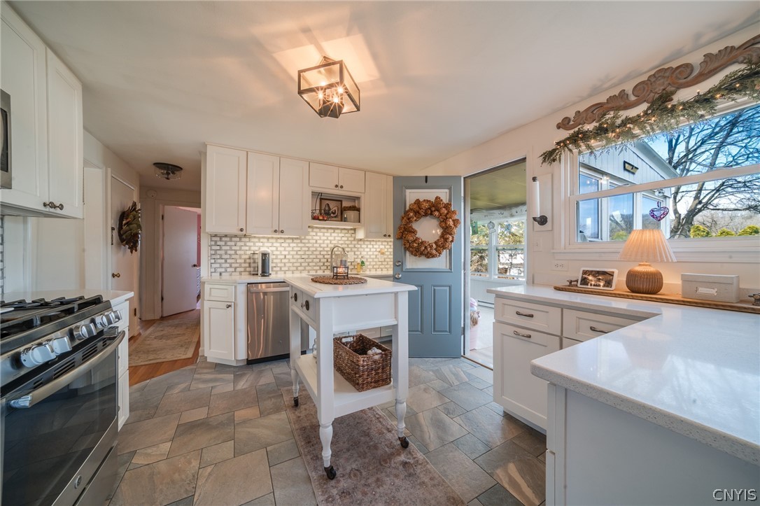 104 East Granger Road Geddes, NY 13219 - Photo 3 of 40