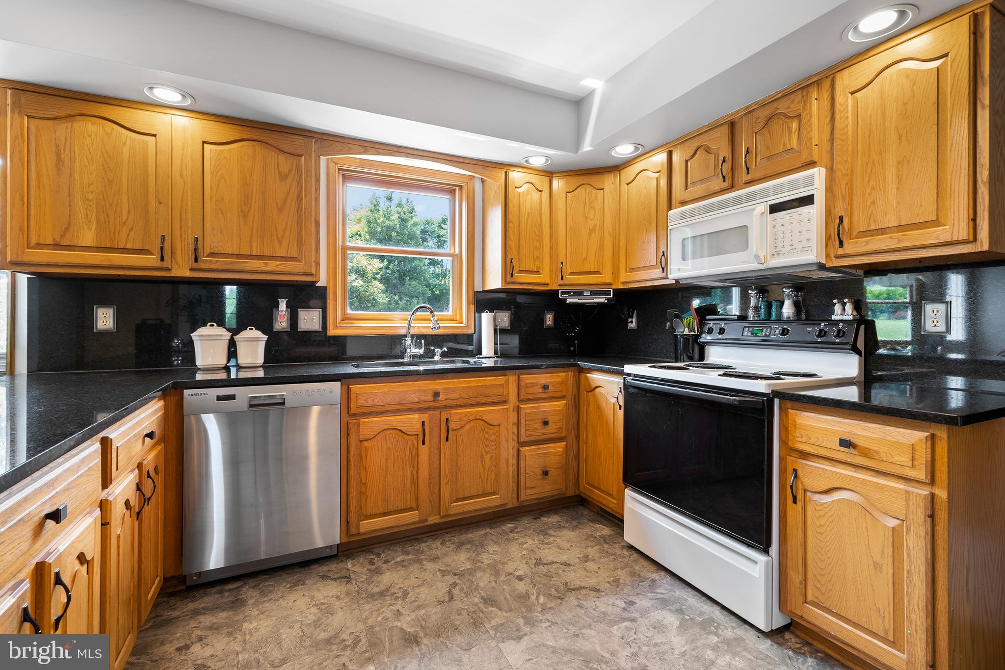 512 West Old York Road Carlisle, PA 17015 - Photo 10 of 41 Gallery Image 10