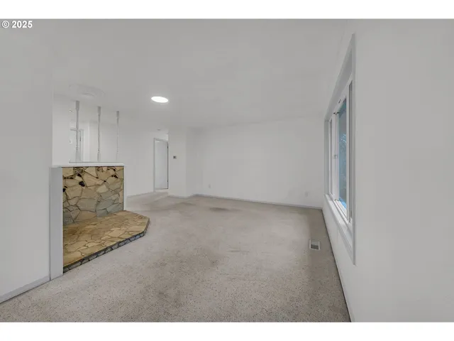 a view of livingroom and kitchen