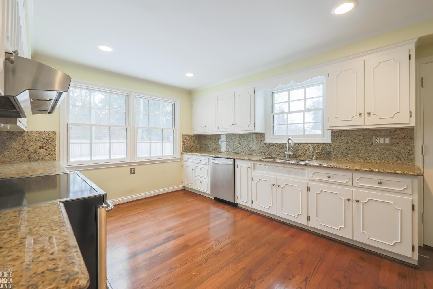 206 Stephens Road Grosse Pointe, MI 48236 - Photo 21 of 44