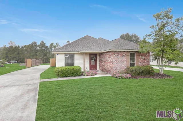 $225,000 | 12231 Greenbriar Drive, Walker, LA 70785