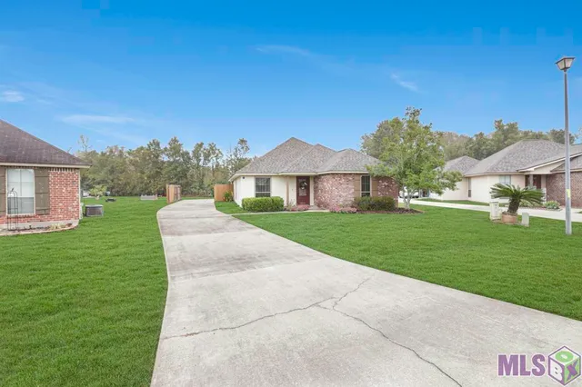 $225,000 | 12231 Greenbriar Drive, Walker, LA 70785