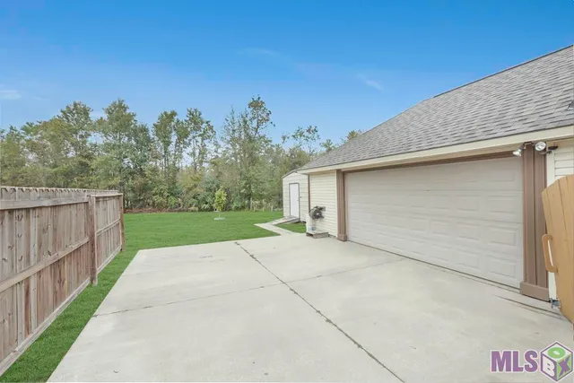 $225,000 | 12231 Greenbriar Drive, Walker, LA 70785