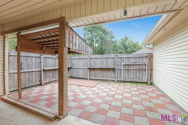 $225,000 | 12231 Greenbriar Drive, Walker, LA 70785