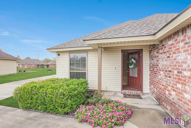$225,000 | 12231 Greenbriar Drive, Walker, LA 70785