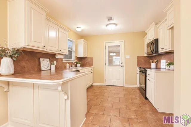 $225,000 | 12231 Greenbriar Drive, Walker, LA 70785