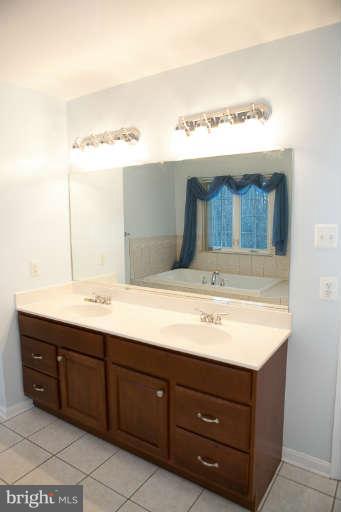 646 Powhatan Beach Road Pasadena, MD 21122 - Photo 6 of 10 Bath (Master)