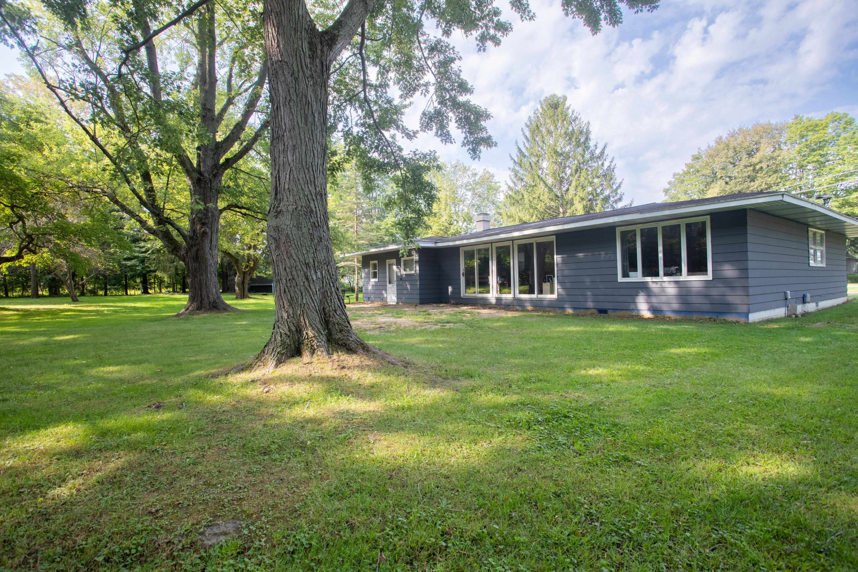 10163 Baldwin Road Bridgman, MI 49106 - Photo 21 of 22 Exterior