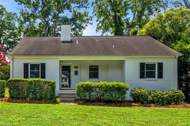$279,900 | 1415 Seminole Drive, Greensboro, NC 27408