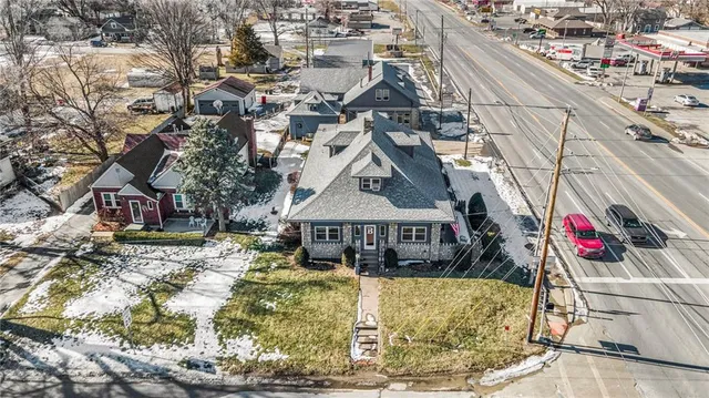 $700,000 | 2 South Sibley Street, Buckner, MO 64016