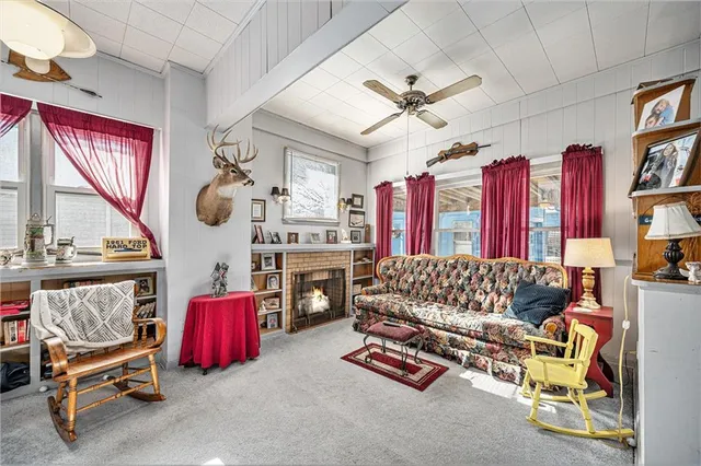 $700,000 | 2 South Sibley Street, Buckner, MO 64016