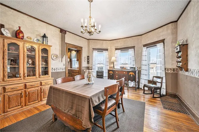 $700,000 | 2 South Sibley Street, Buckner, MO 64016