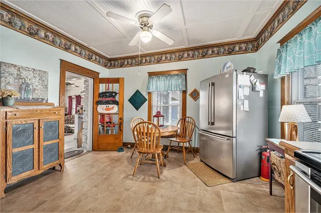 $700,000 | 2 South Sibley Street, Buckner, MO 64016