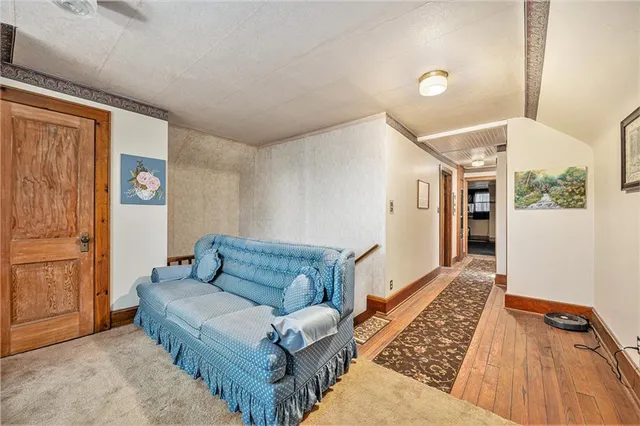 $700,000 | 2 South Sibley Street, Buckner, MO 64016