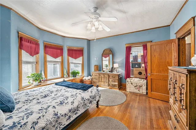 $700,000 | 2 South Sibley Street, Buckner, MO 64016