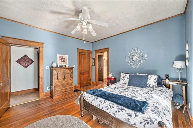 $700,000 | 2 South Sibley Street, Buckner, MO 64016