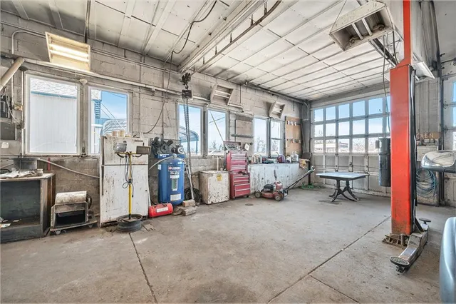 $700,000 | 2 South Sibley Street, Buckner, MO 64016