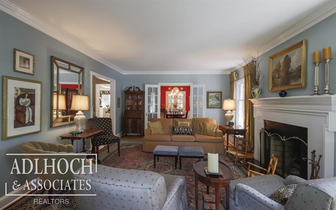 209 Merriweather Road Grosse Pointe, MI 48236 - Photo 3 of 28 31249520-2.JPG