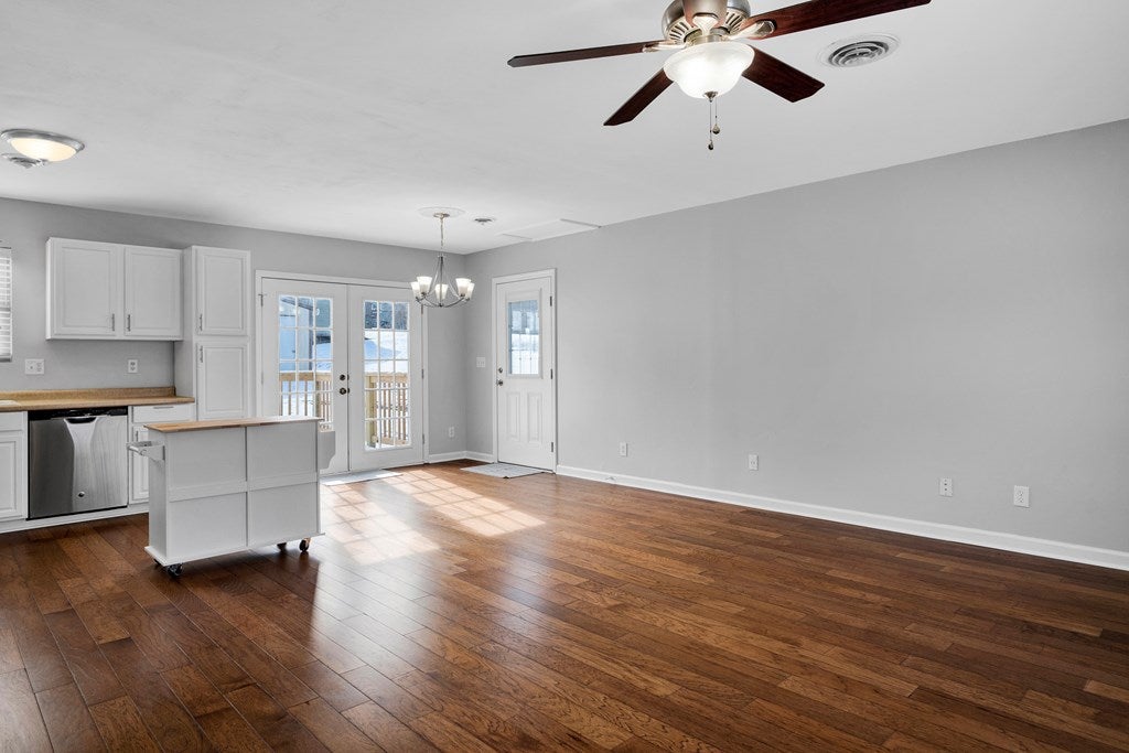 289 Whispering Pines Road Max Meadows, VA 24360 - Photo 12 of 46 Gallery Image 12