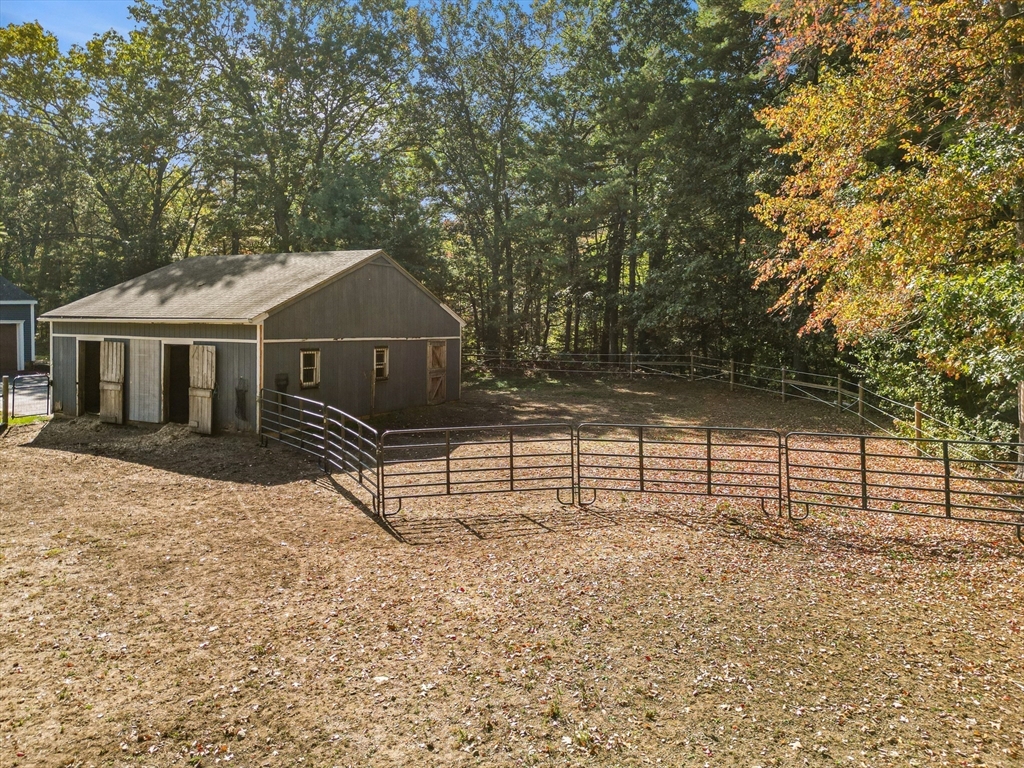 34 Roberts Road Boxford, MA 01921 - Photo 5 of 41