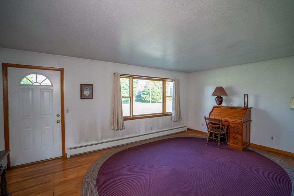 167 Hadley Road Sunderland, MA 01375 - Photo 4 of 20 Gallery Image 4