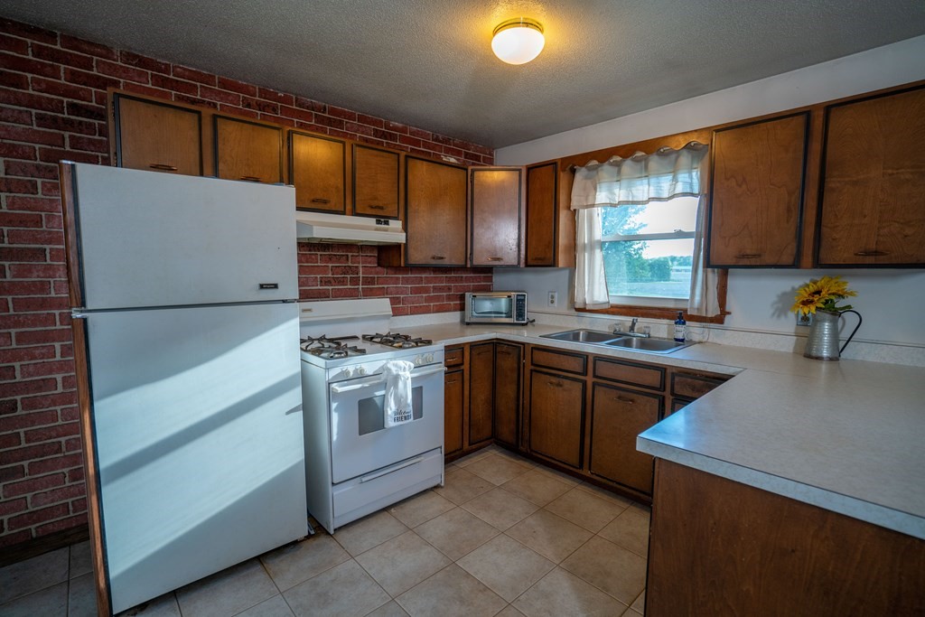 167 Hadley Road Sunderland, MA 01375 - Photo 8 of 20 Gallery Image 8
