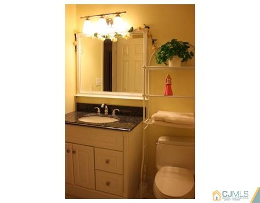 14 Sinclair Road Edison, NJ 08820 - Photo 8 of 10