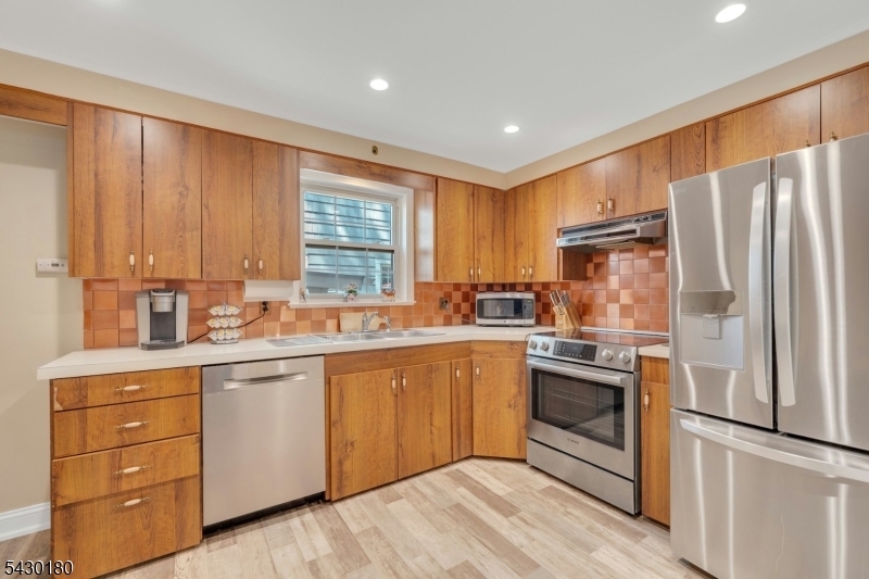 56 Highwood Road Denville, NJ 07834 - Photo 13 of 36
