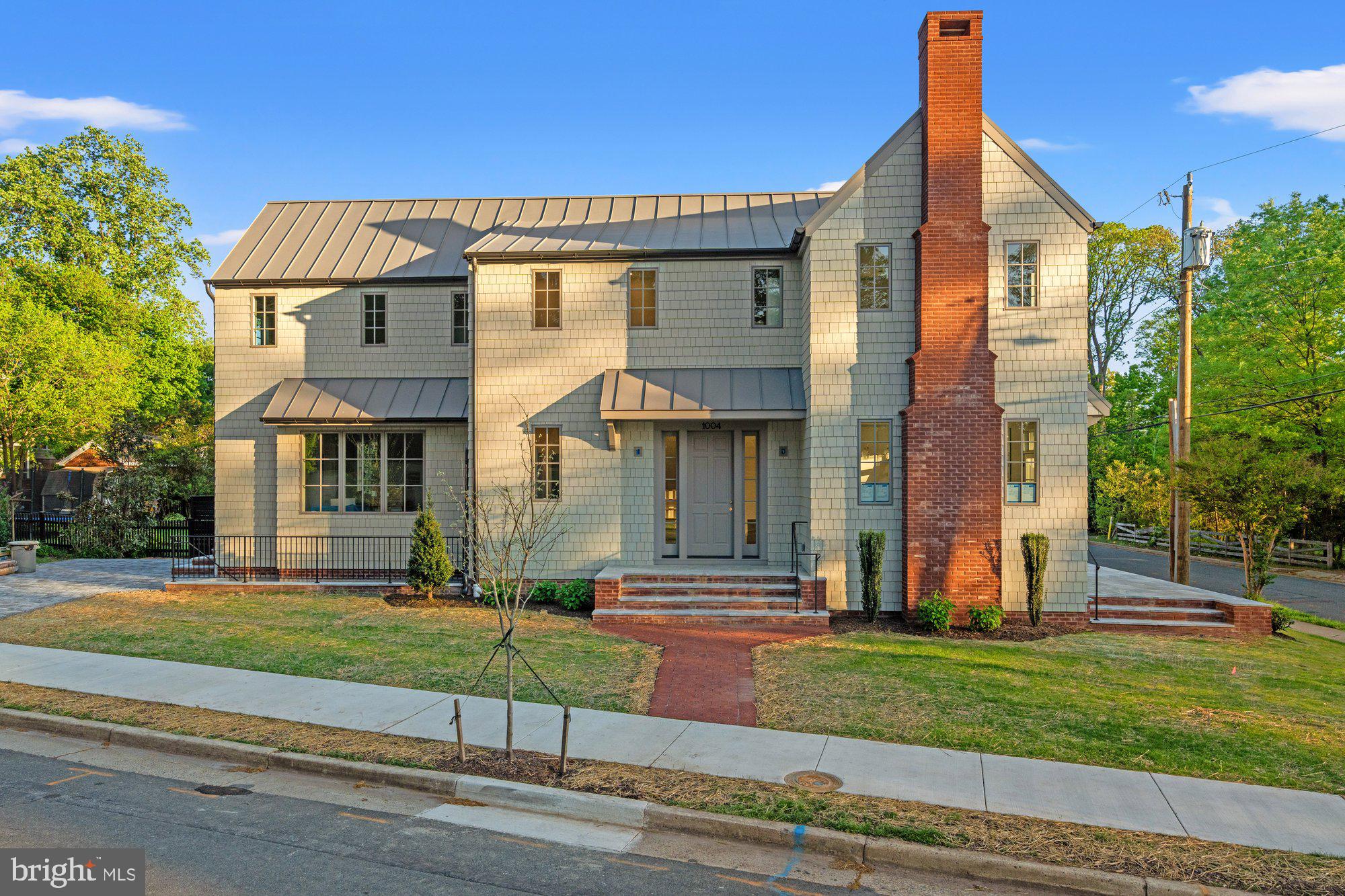 1004 Virginia Avenue Alexandria, VA 22302 - Photo 60 of 63 front view of a house with a yard