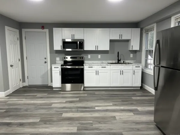 $1,575 | 92-98 Boswell Avenue, Unit 8, Norwich, CT 06360